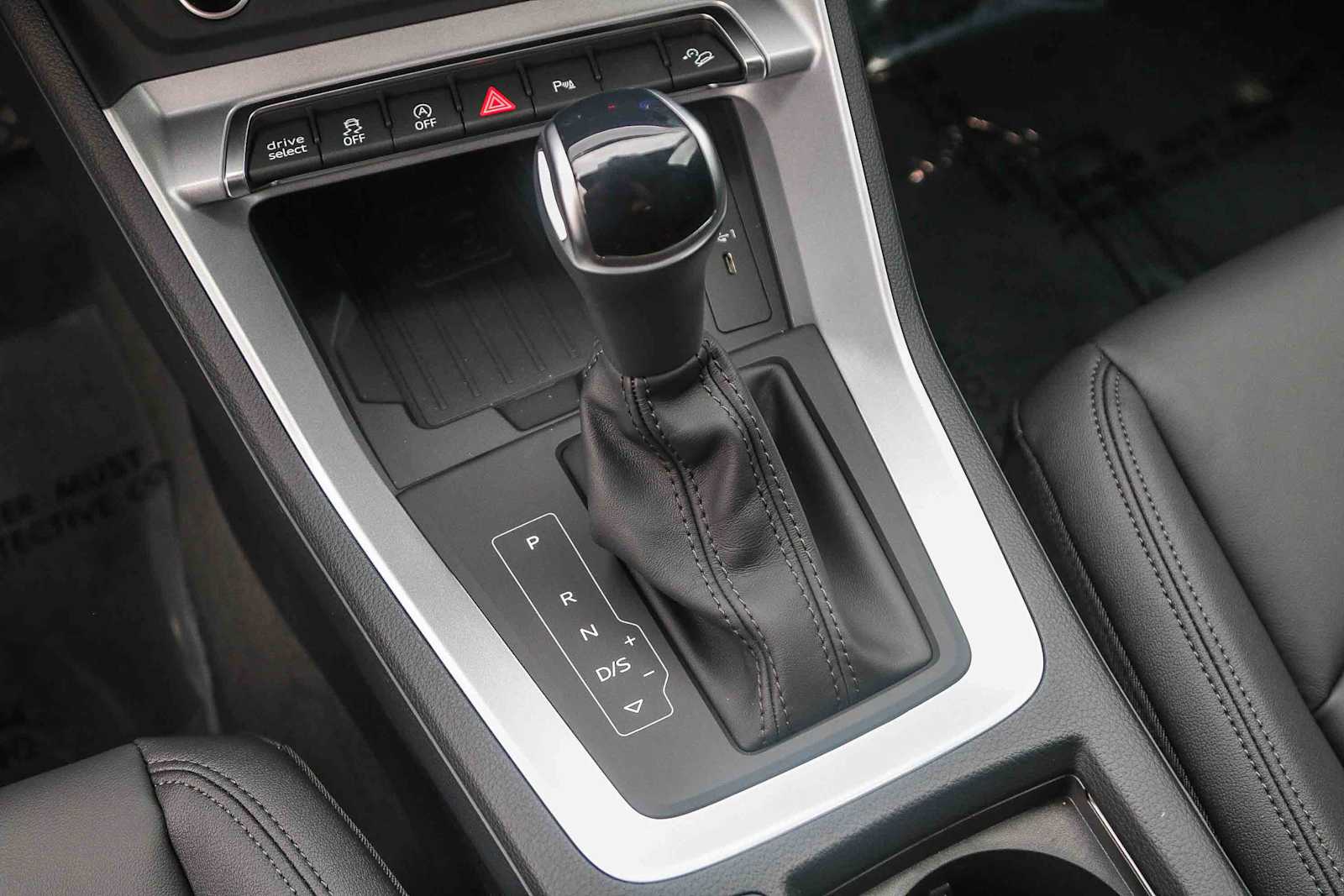 Thumbnail: 2025 Audi Q3 - 28