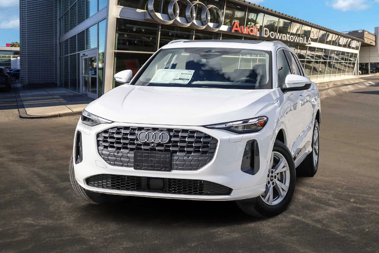 Thumbnail: 2025 Audi Q5 - 1