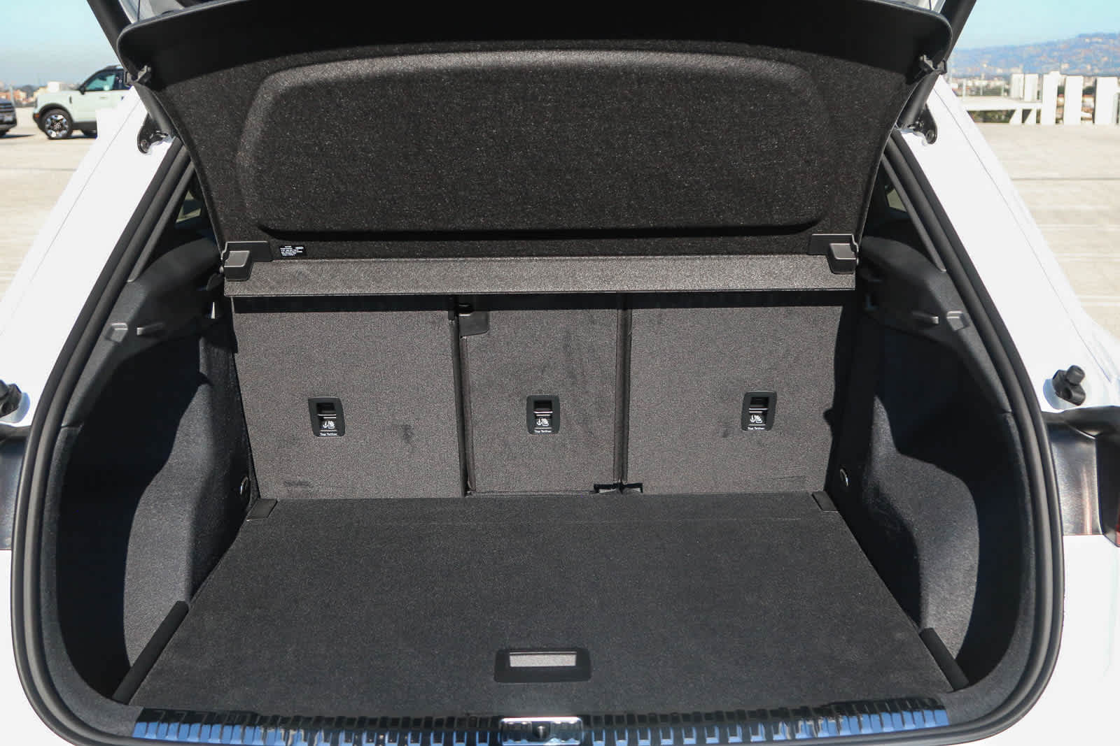 Thumbnail: 2025 Audi Q3 - 43