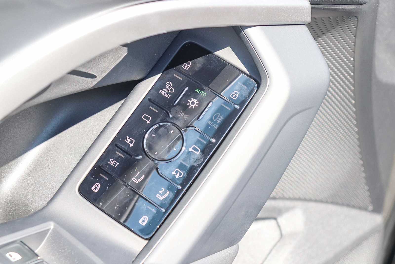 Thumbnail: 2025 Audi Q5 - 24