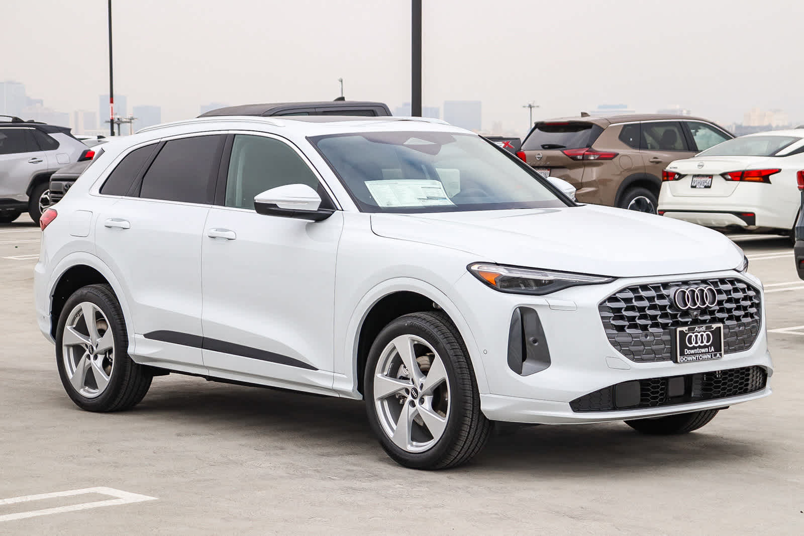 Thumbnail: 2025 Audi Q5 - 3