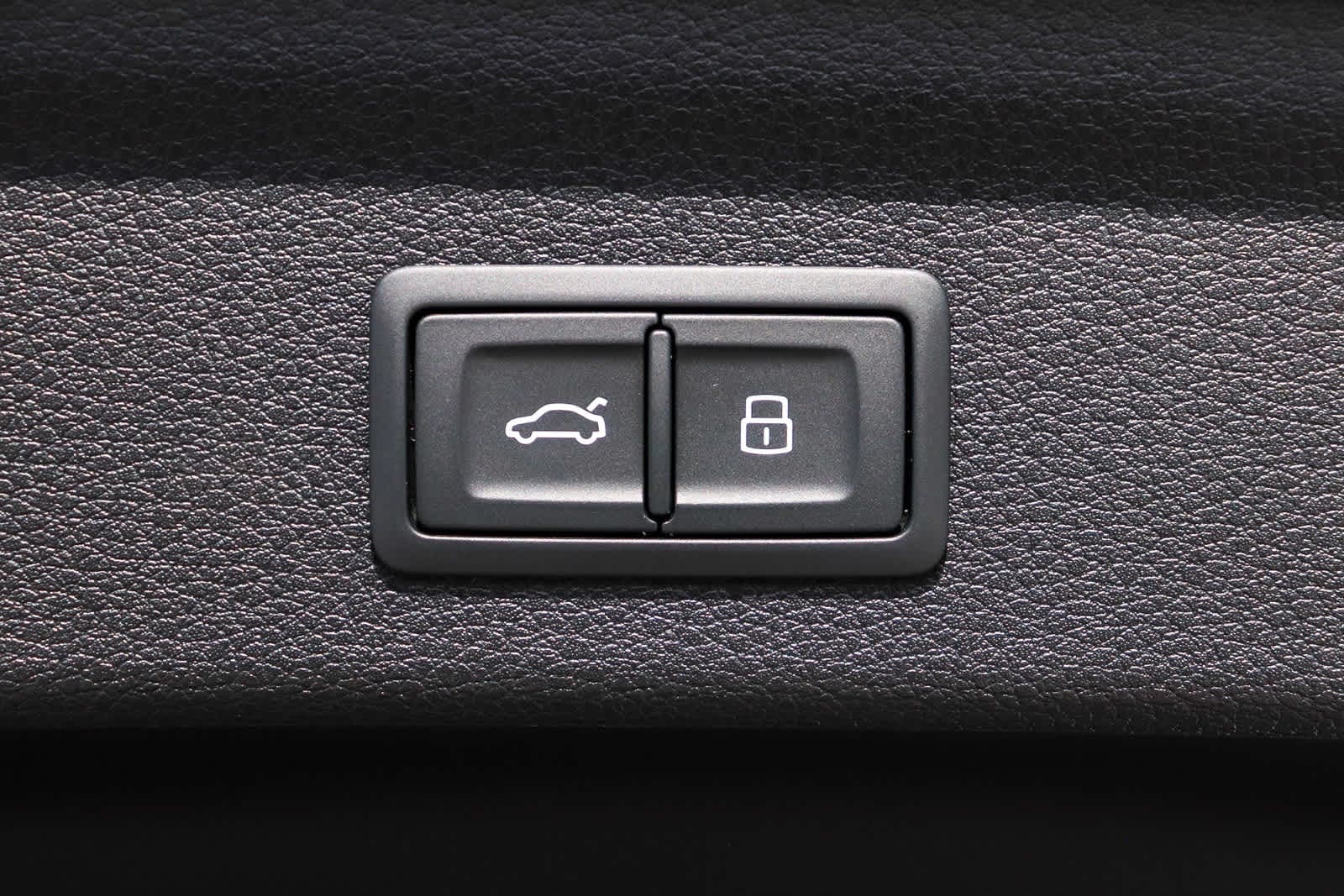 Thumbnail: 2025 Audi Q3 - 40