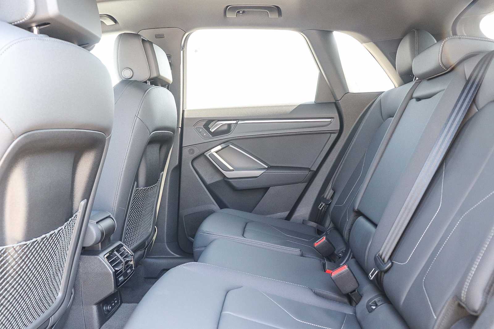 Thumbnail: 2025 Audi Q3 - 19