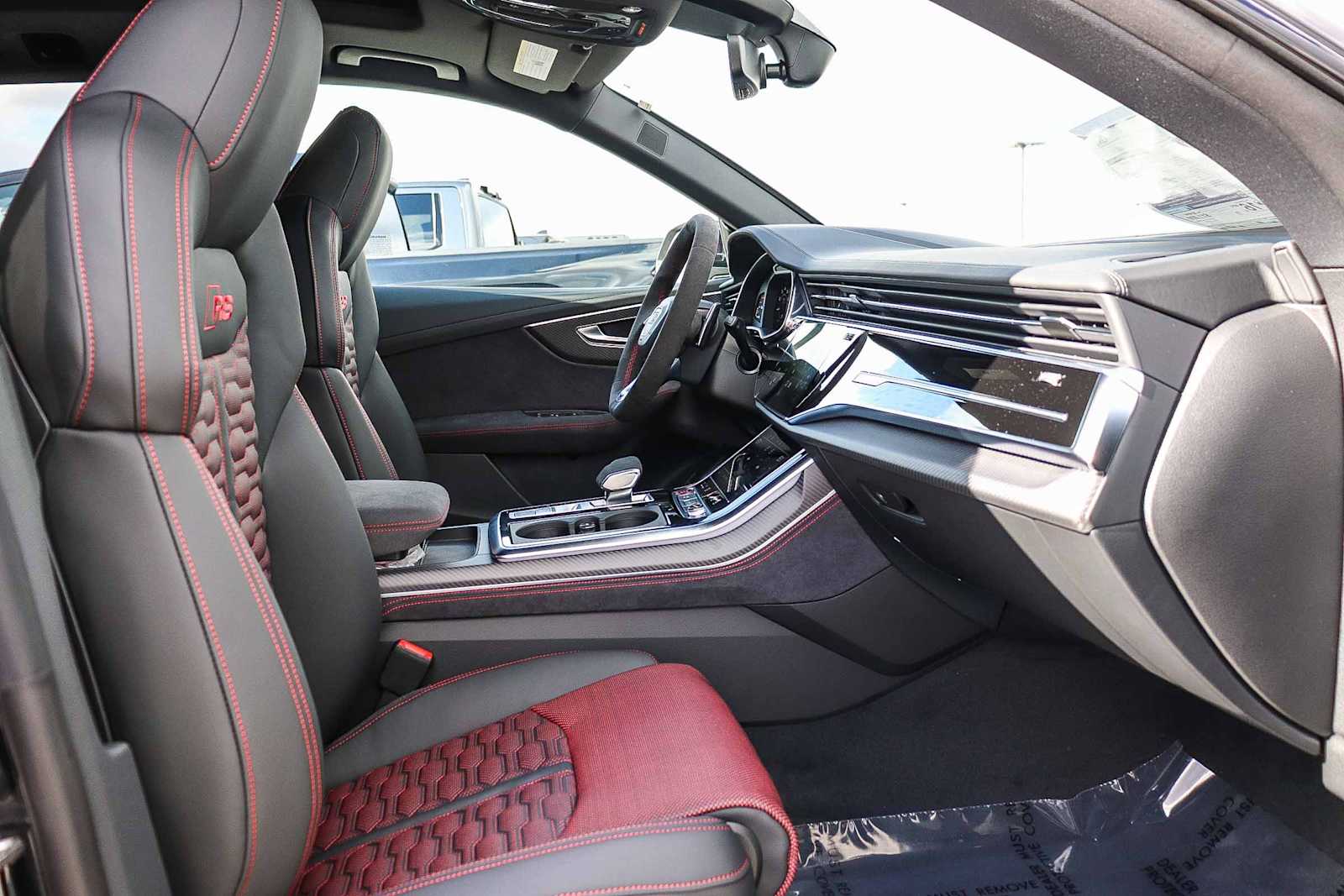 Thumbnail: 2026 Audi RS Q8 - 23