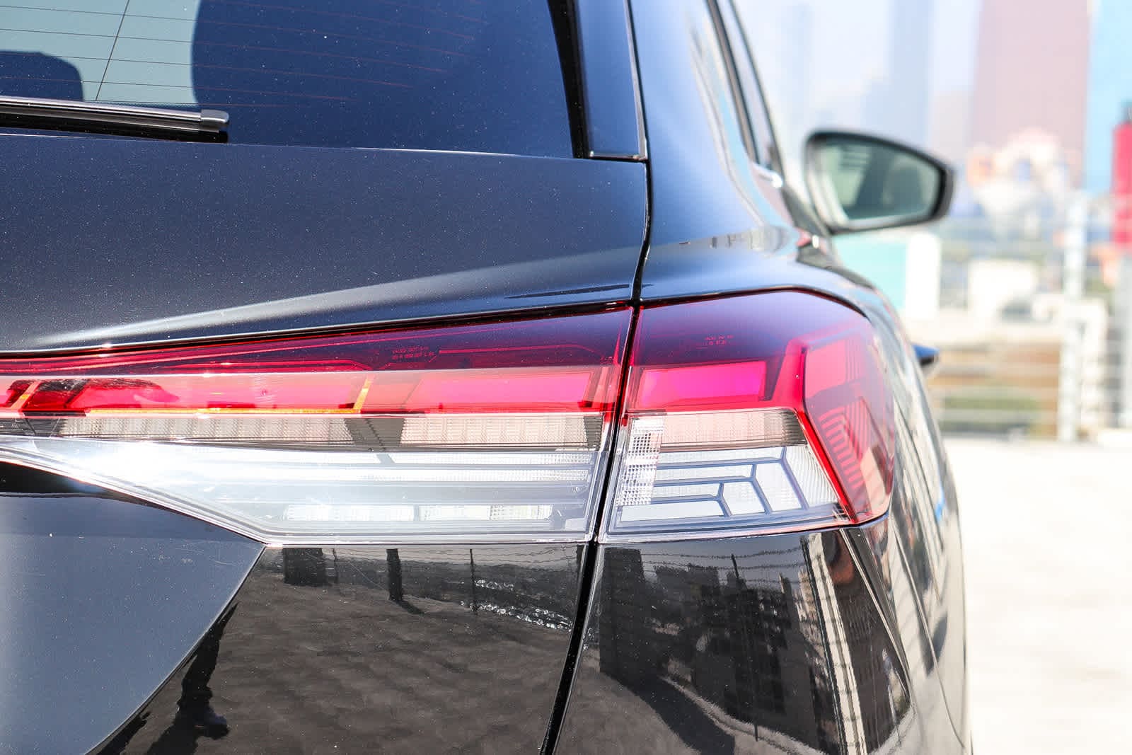 Thumbnail: 2023 Audi Q4 e-tron - 10