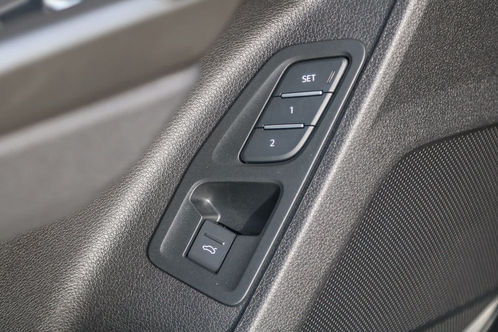 Thumbnail: 2025 Audi Q3 - 34