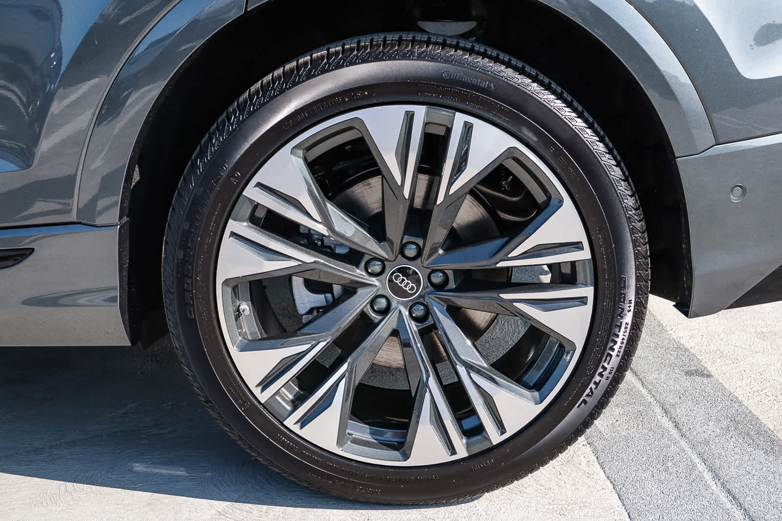 Thumbnail: 2026 Audi Q8 - 13