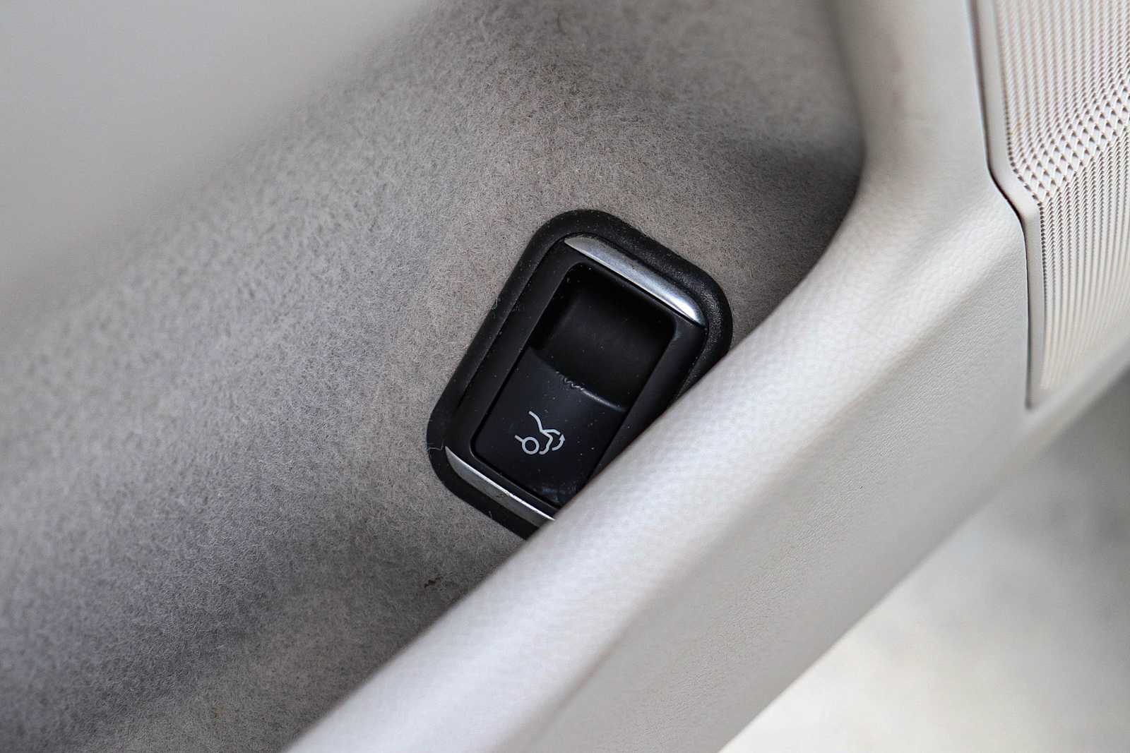 Thumbnail: 2013 Mercedes-Benz CLS - 30