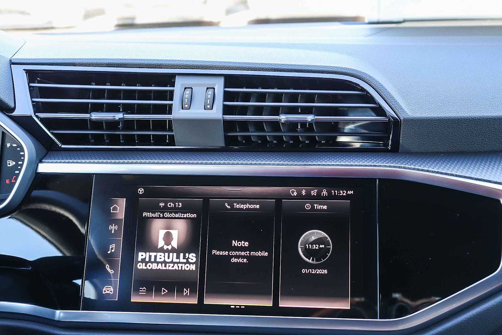 Thumbnail: 2025 Audi Q3 - 19