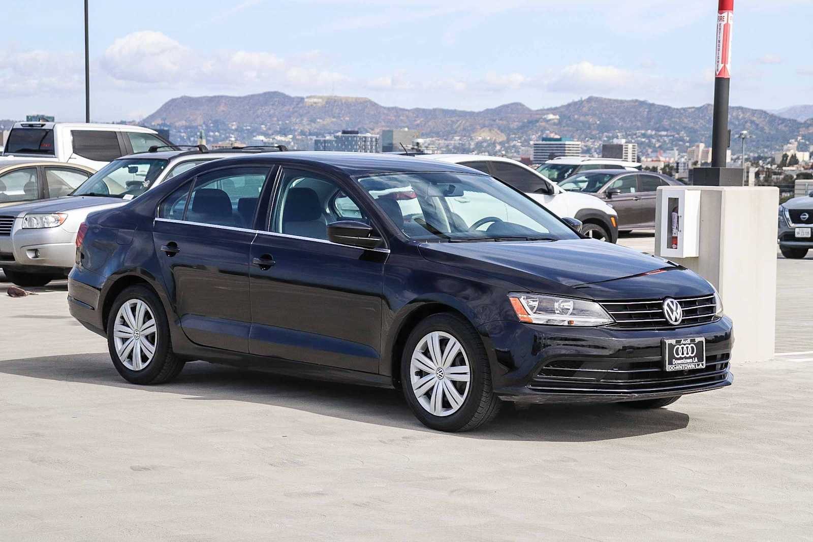 Thumbnail: 2017 Volkswagen Jetta - 3