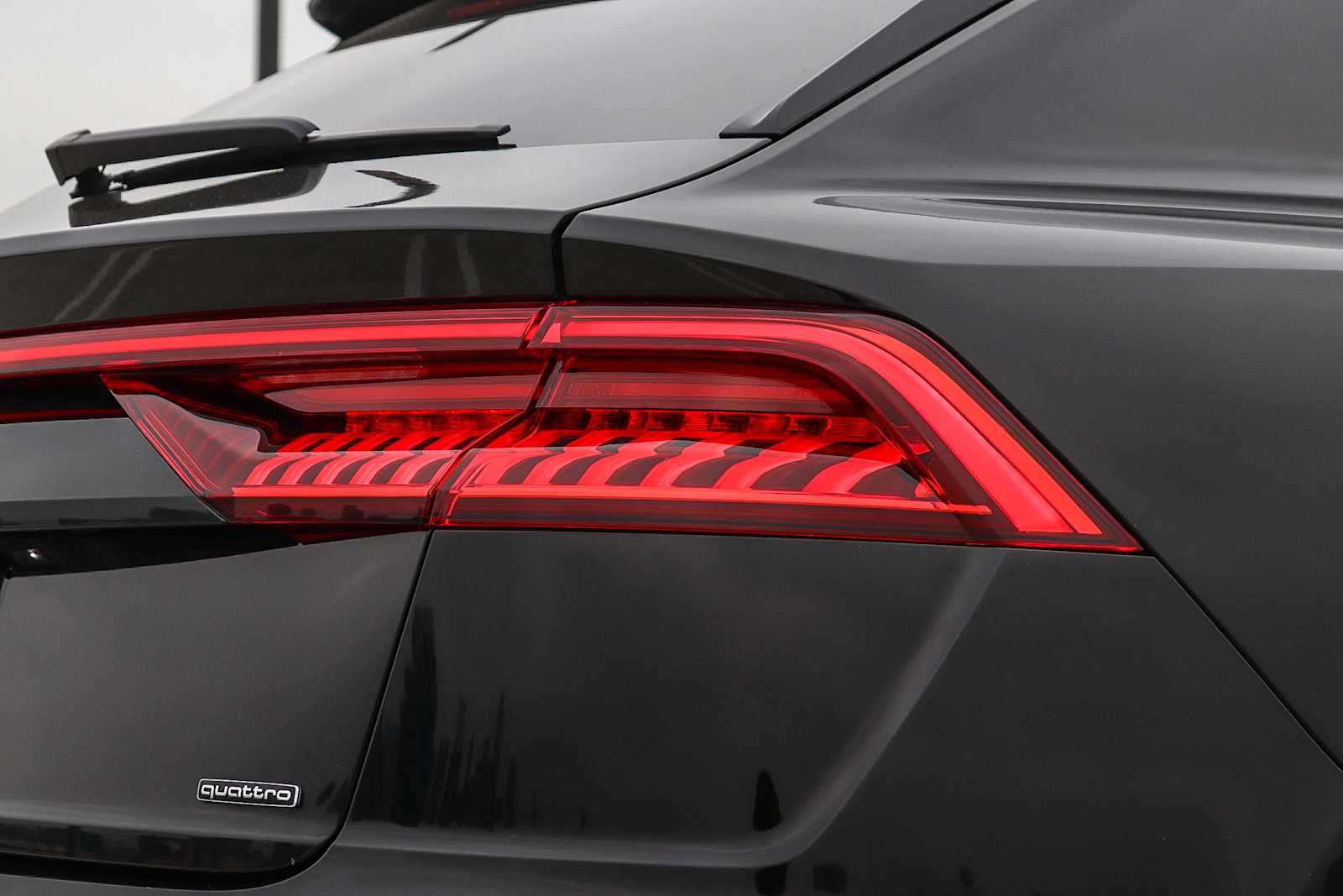 Thumbnail: 2023 Audi Q8 - 10