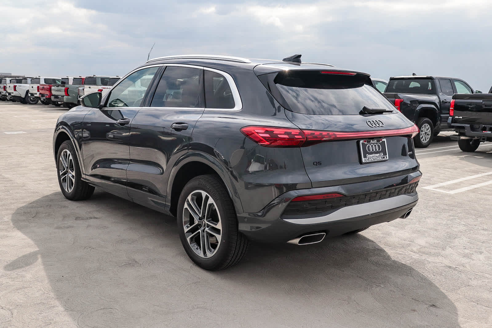 Thumbnail: 2025 Audi Q5 - 9