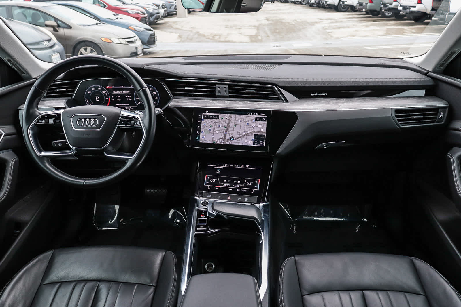 Thumbnail: 2022 Audi e-tron - 16