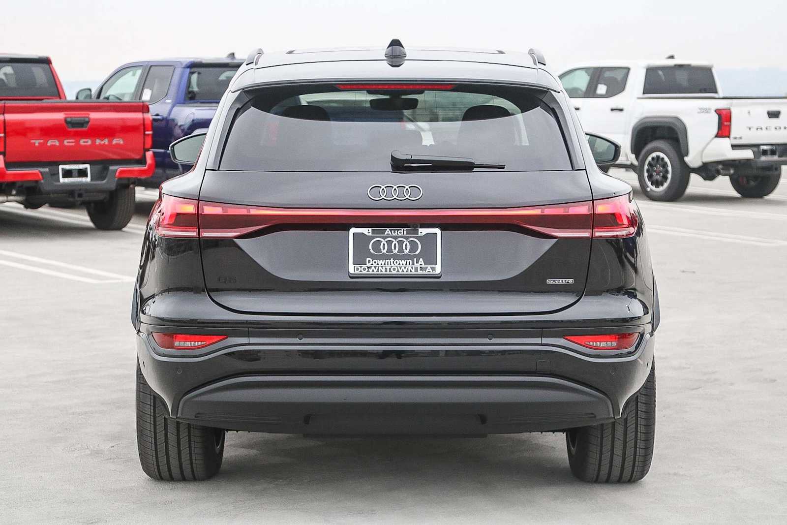 Thumbnail: 2025 Audi Q6 e-tron - 7