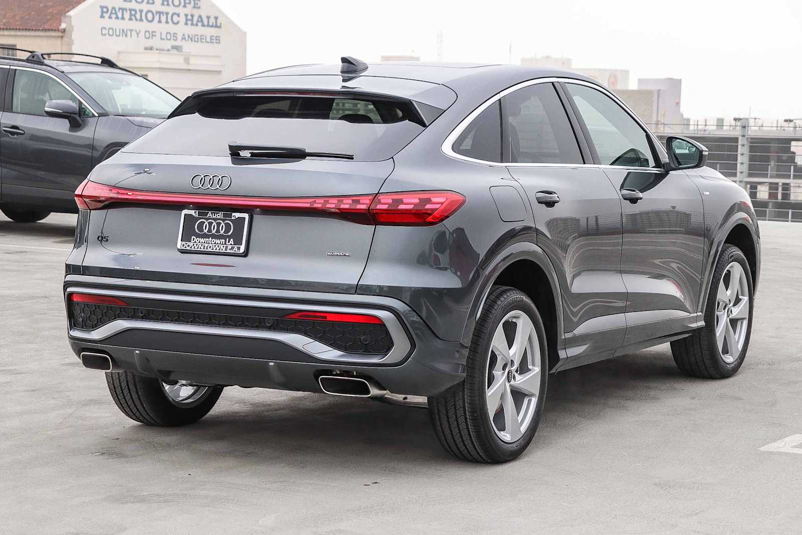 Thumbnail: 2025 Audi Q5 - 4