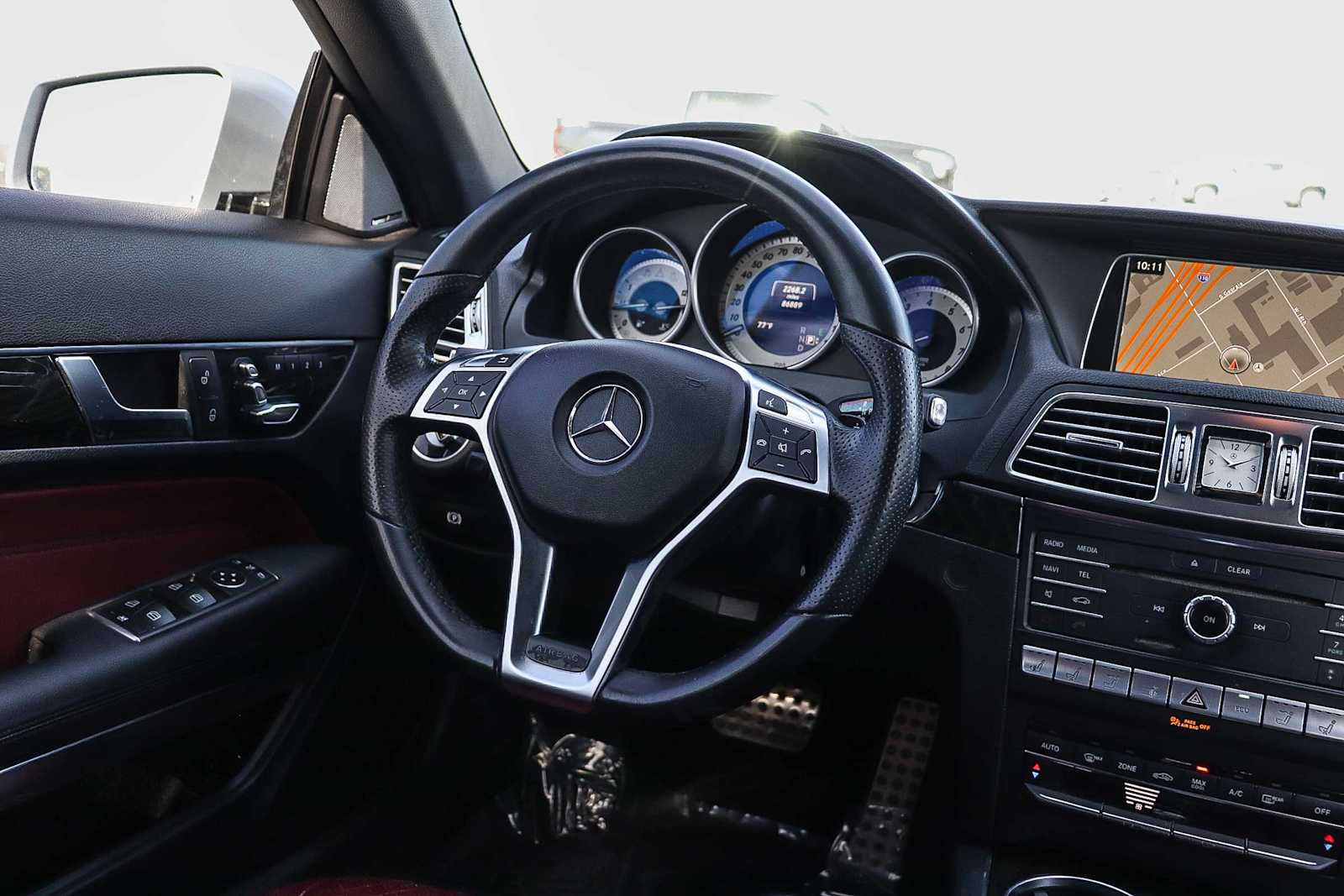 Thumbnail: 2016 Mercedes-Benz E-Class - 28