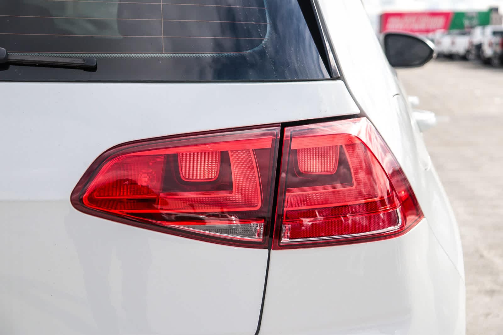 Thumbnail: 2017 Volkswagen Golf - 10