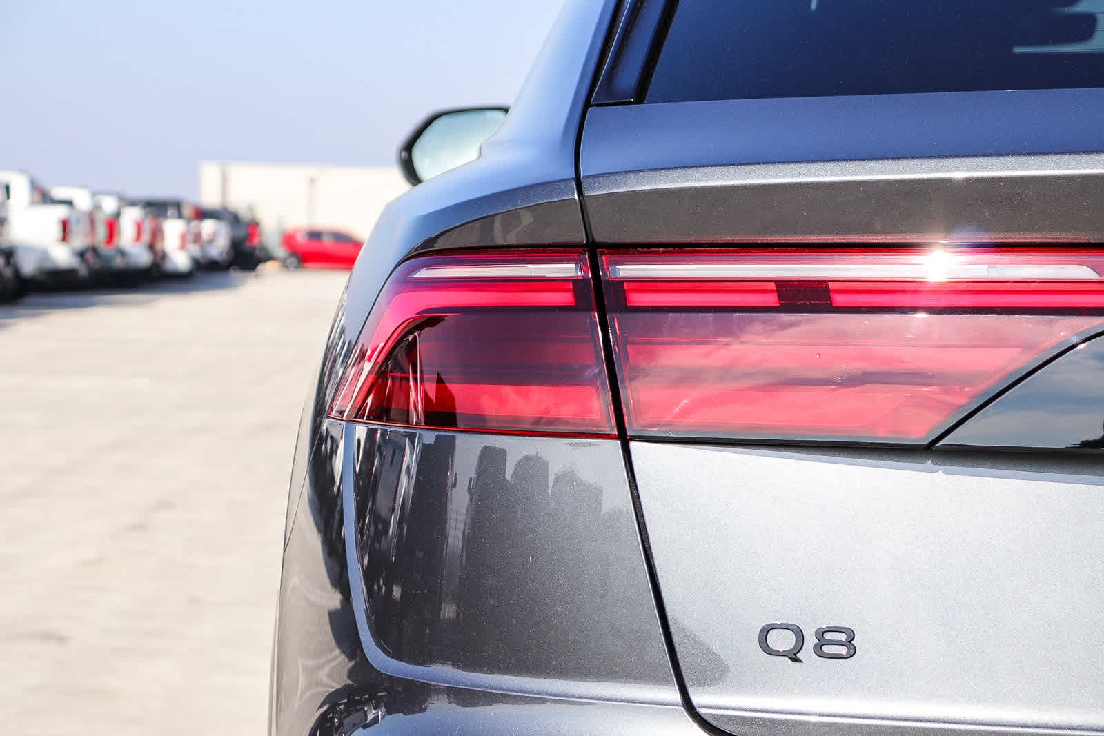 Thumbnail: 2026 Audi Q8 - 12