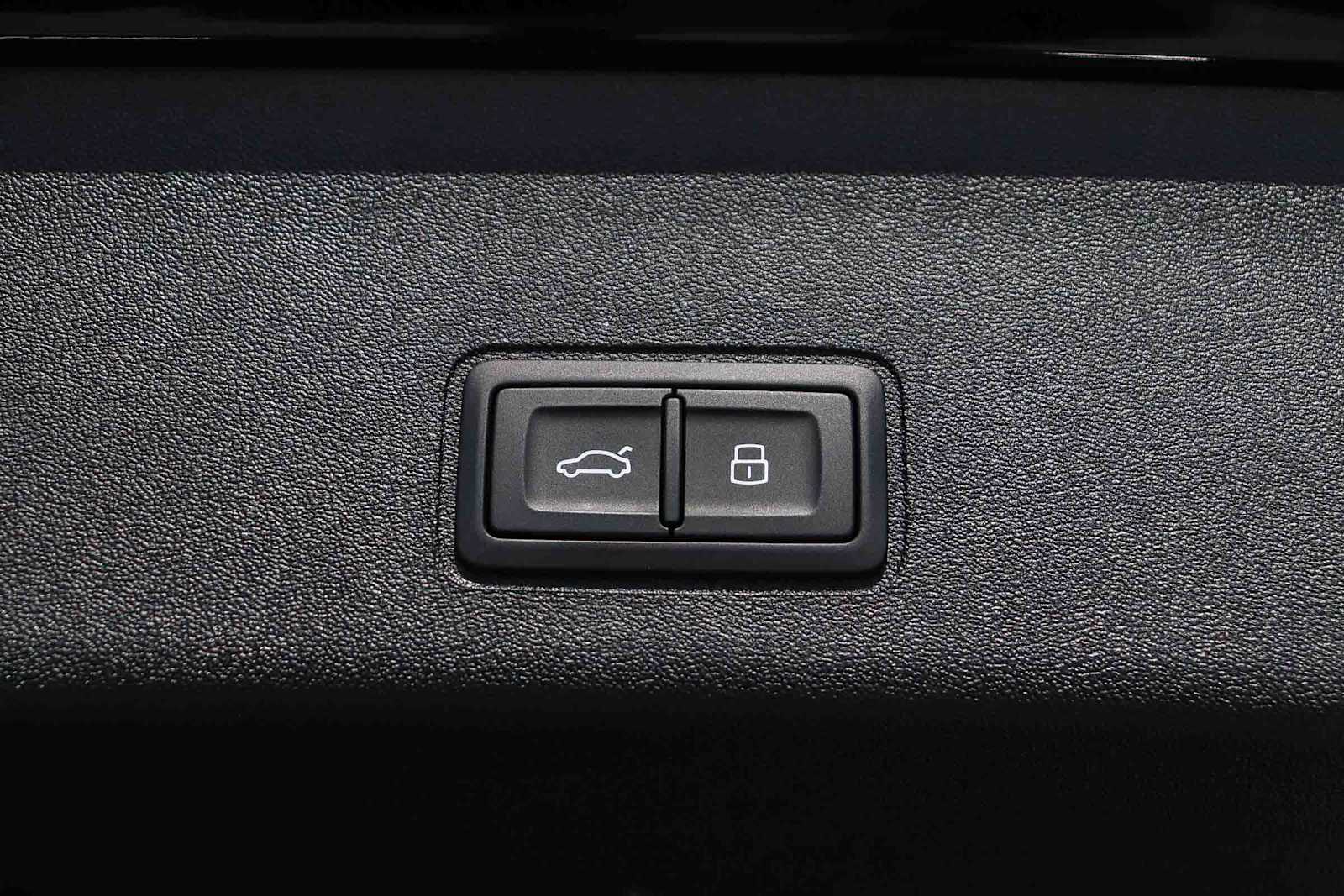 Thumbnail: 2026 Audi Q3 - 35