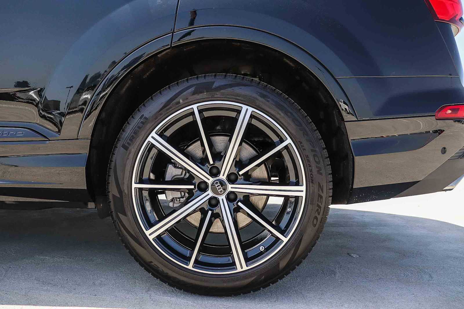 Thumbnail: 2026 Audi Q7 - 13