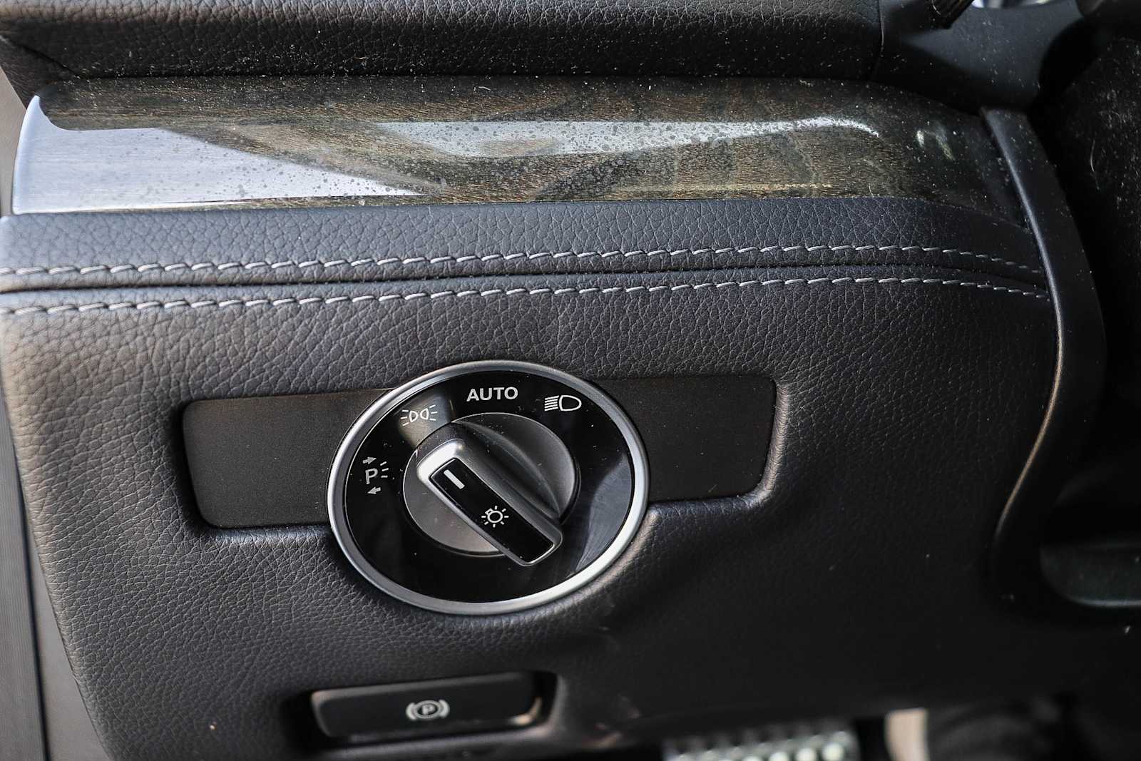 Thumbnail: 2018 Mercedes-Benz SL-Class - 34