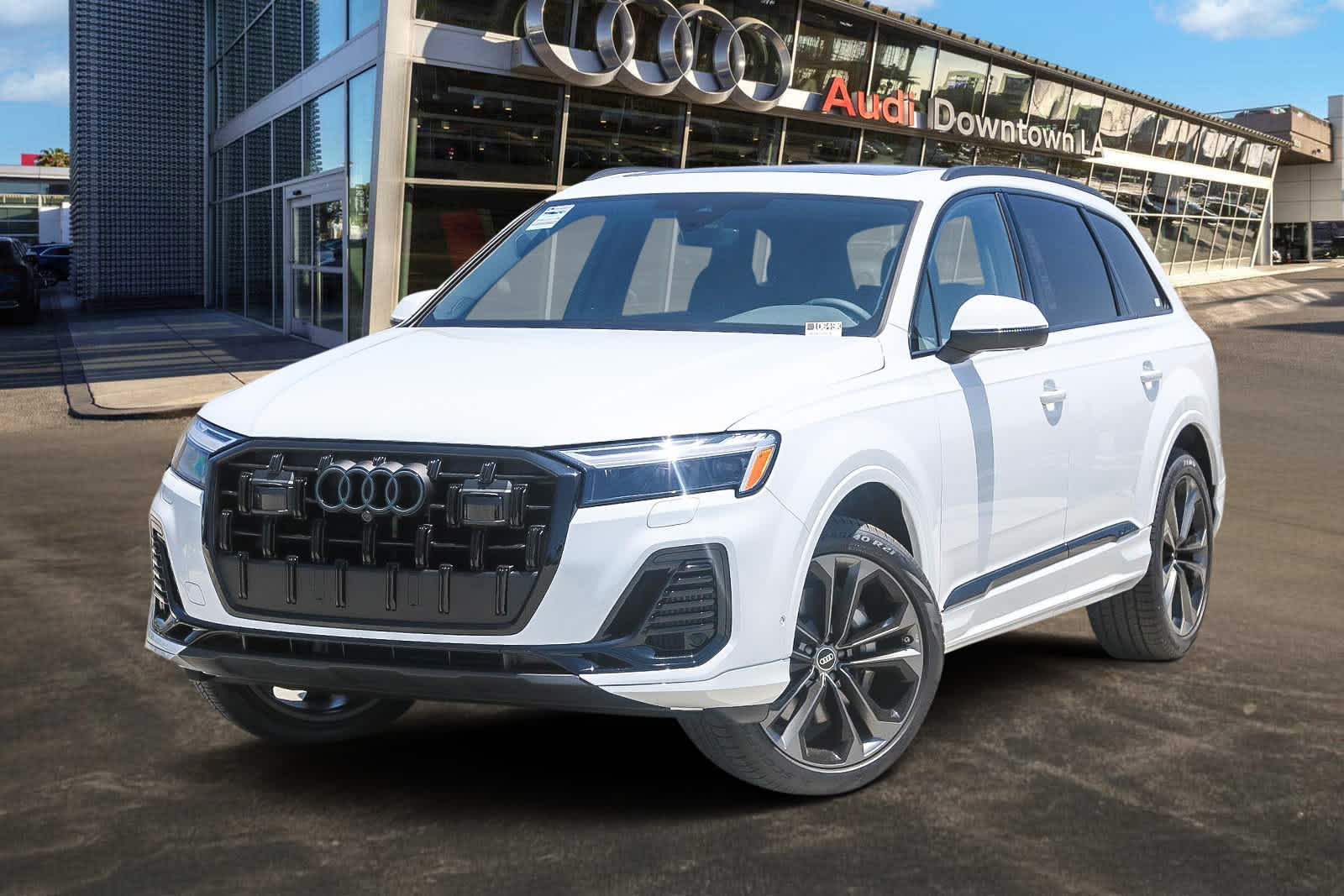 Thumbnail: 2025 Audi Q7 - 1
