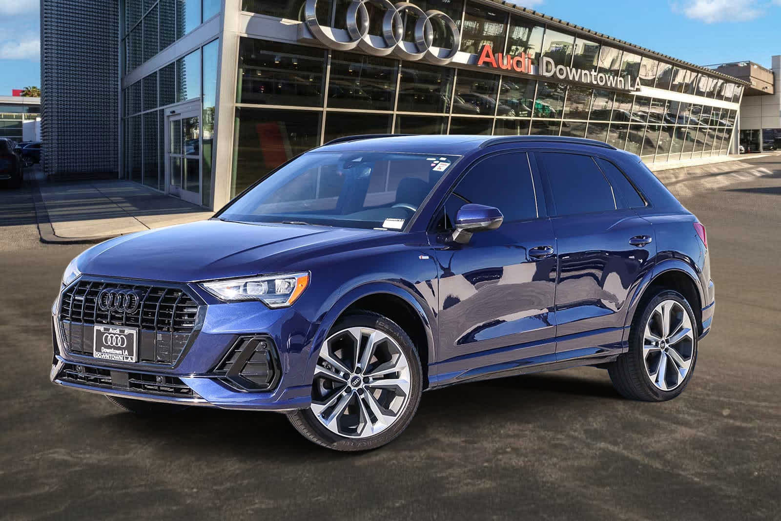 Thumbnail: 2021 Audi Q3 - 1