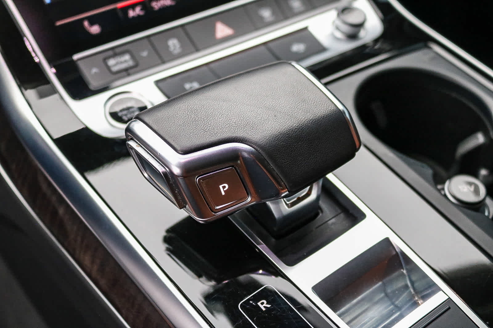 Thumbnail: 2023 Audi Q8 - 29