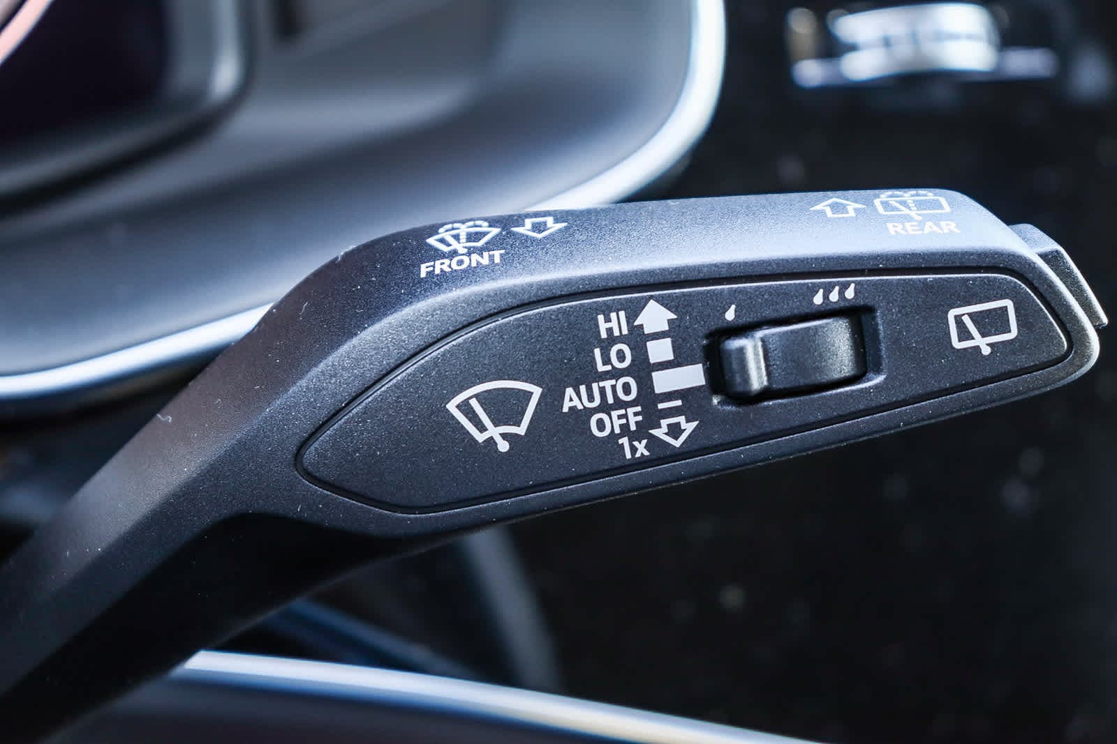 Thumbnail: 2026 Audi Q8 - 34