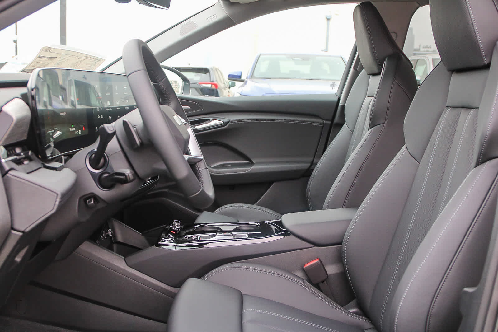 Thumbnail: 2025 Audi Q6 e-tron - 17