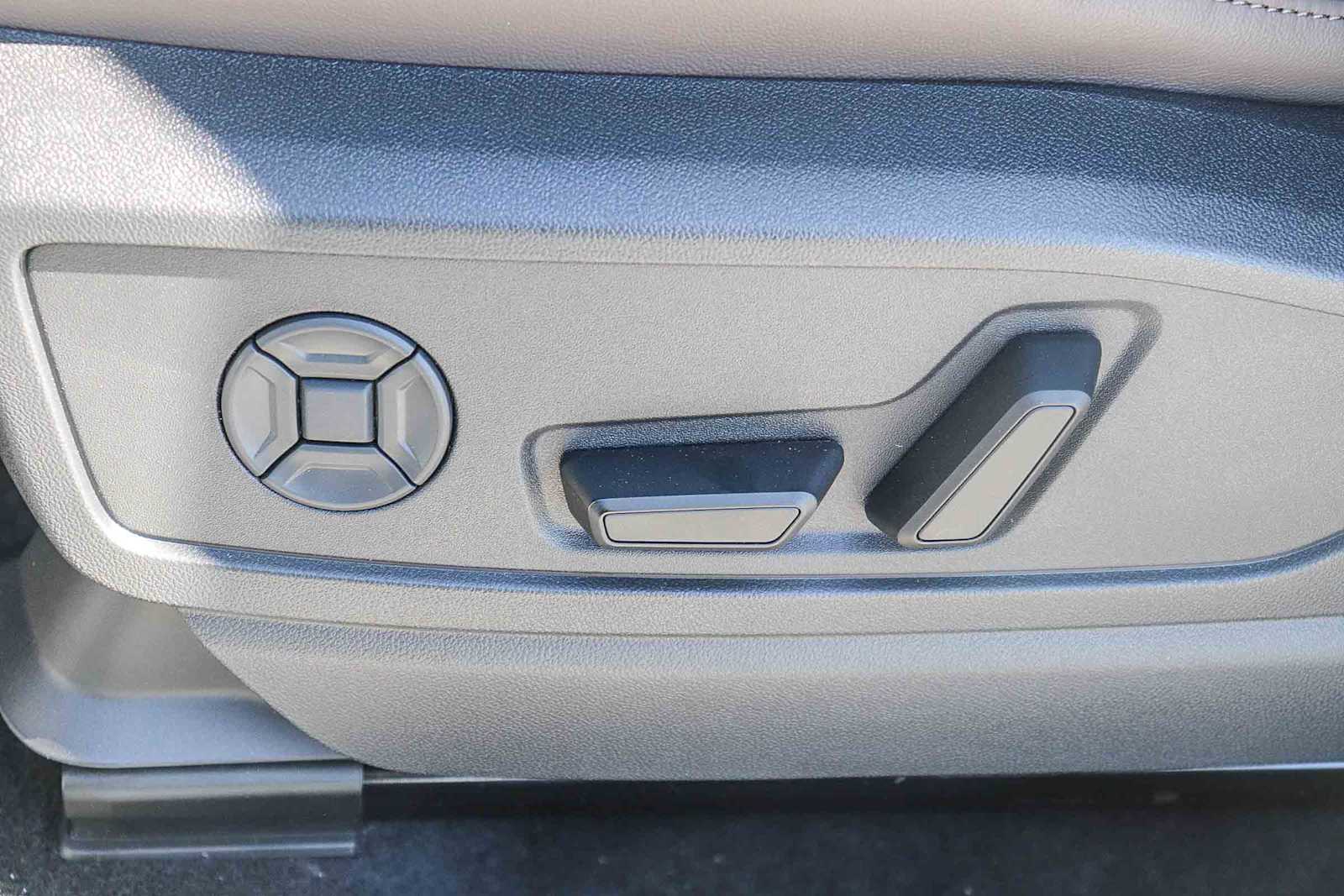 Thumbnail: 2025 Audi Q5 - 22