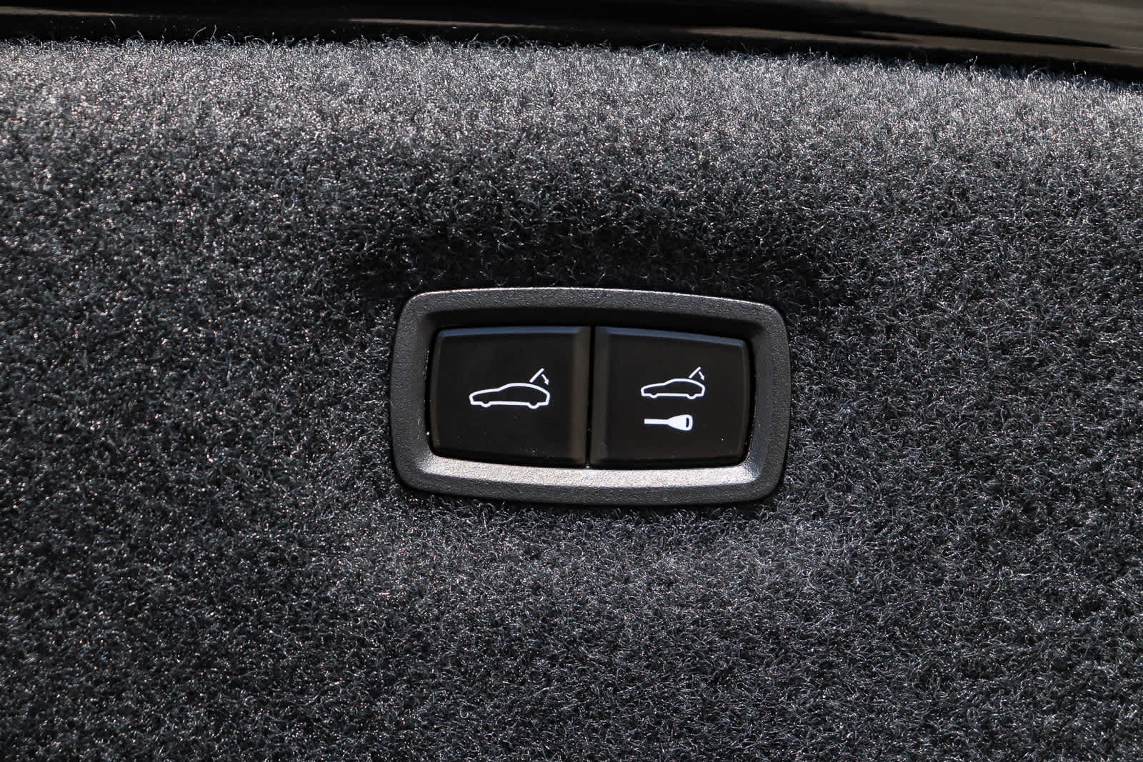 Thumbnail: 2026 Audi e-tron GT - 39