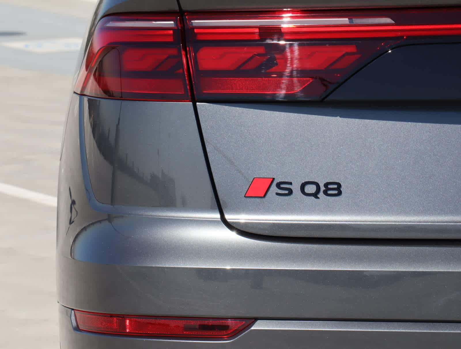 Thumbnail: 2024 Audi SQ8 - 6