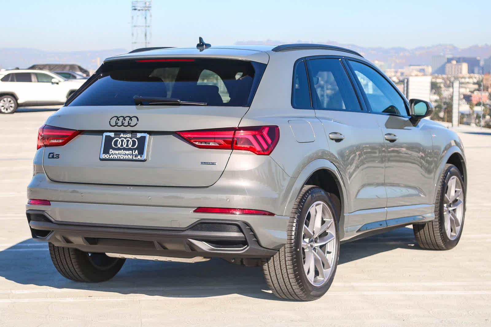 Thumbnail: 2025 Audi Q3 - 8