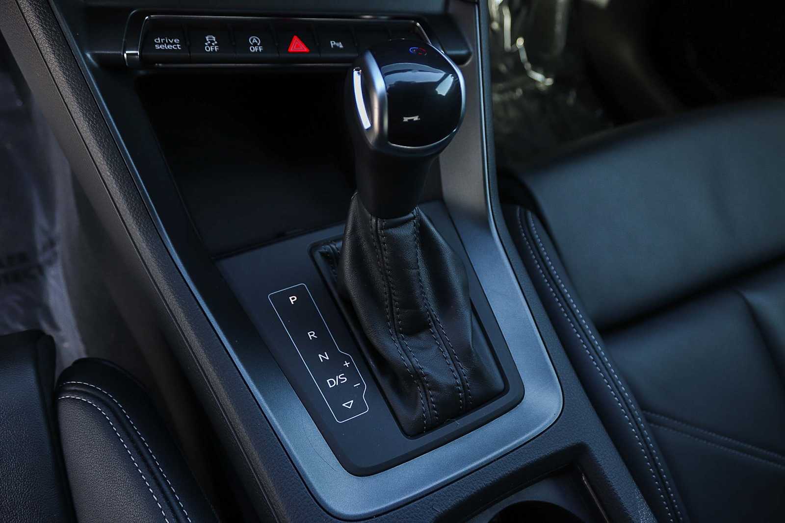 Thumbnail: 2023 Audi Q3 - 24