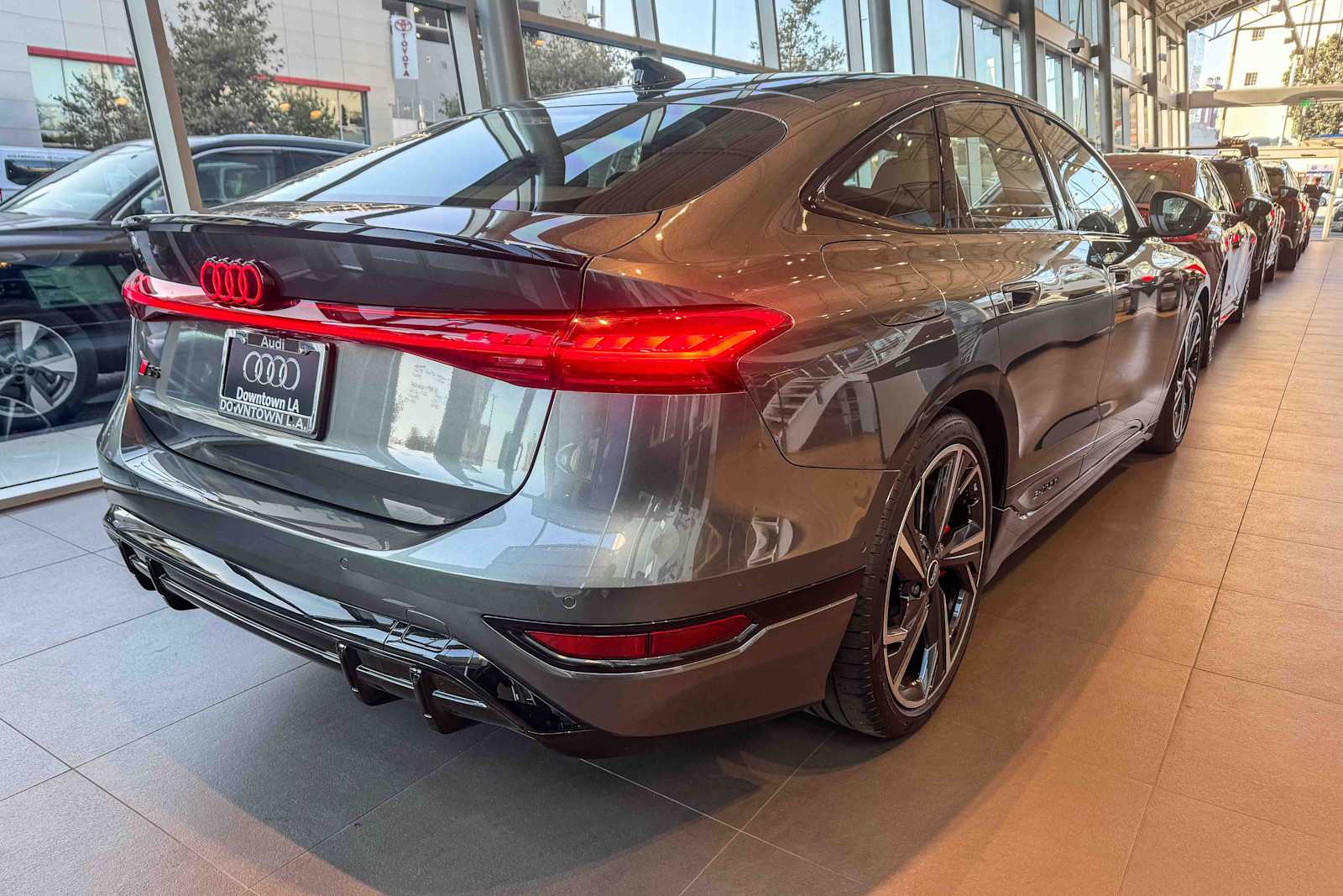 Thumbnail: 2025 Audi e-tron S - 6