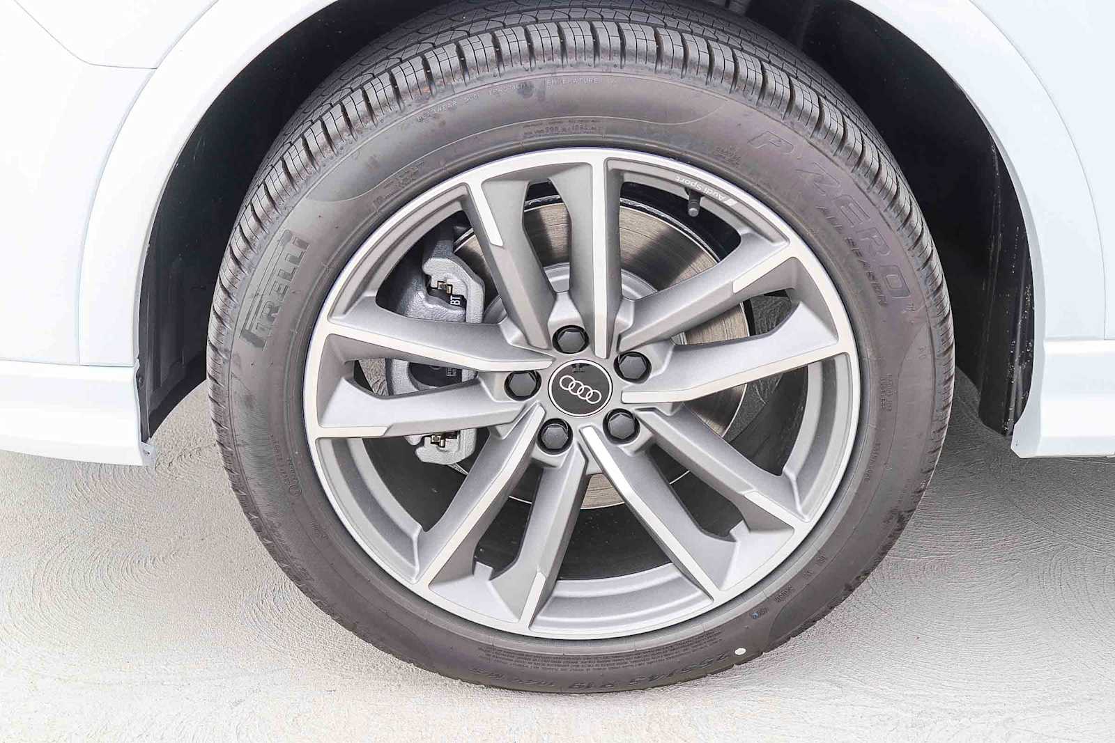 Thumbnail: 2025 Audi Q3 - 11