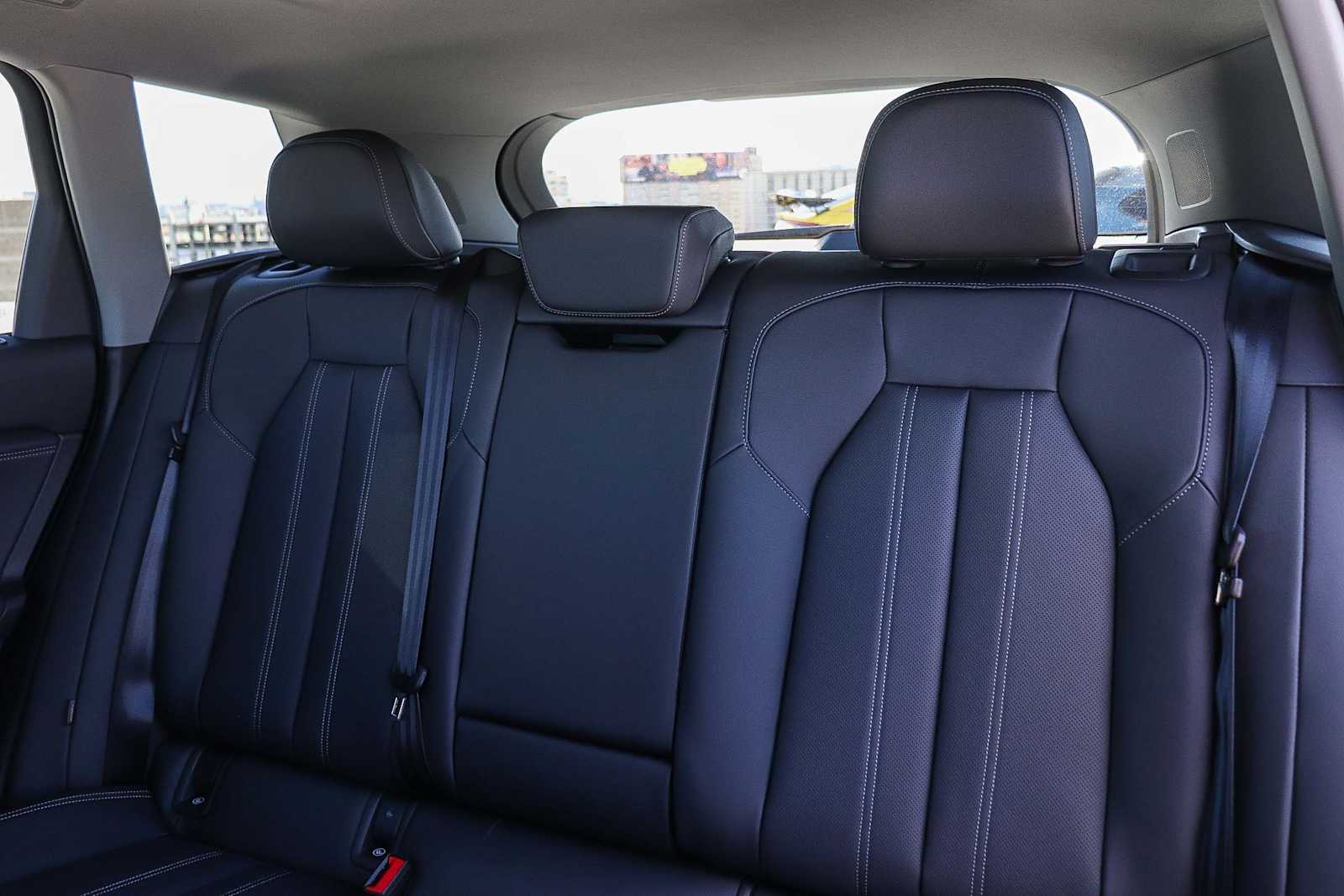 Thumbnail: 2025 Audi Q6 e-tron - 23