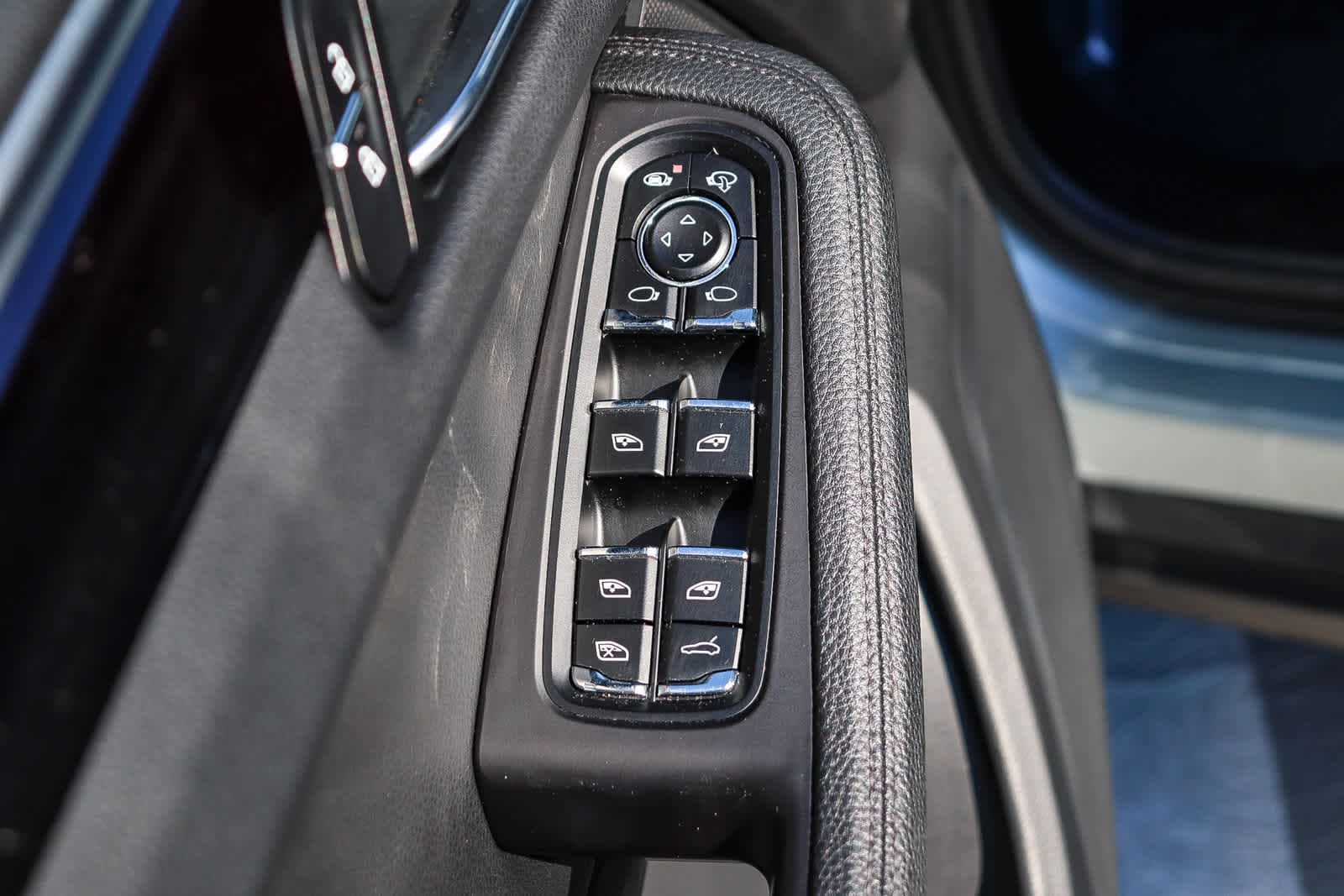 Thumbnail: 2020 Porsche Macan - 26