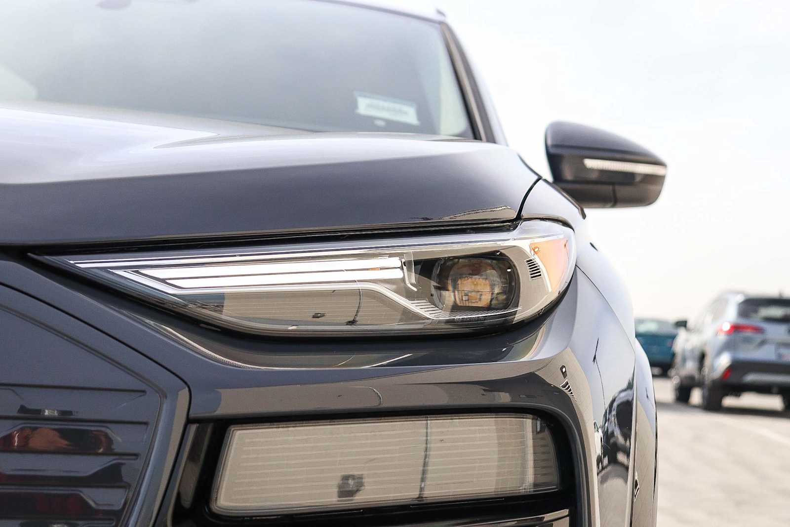 Thumbnail: 2025 Audi Q6 e-tron - 7