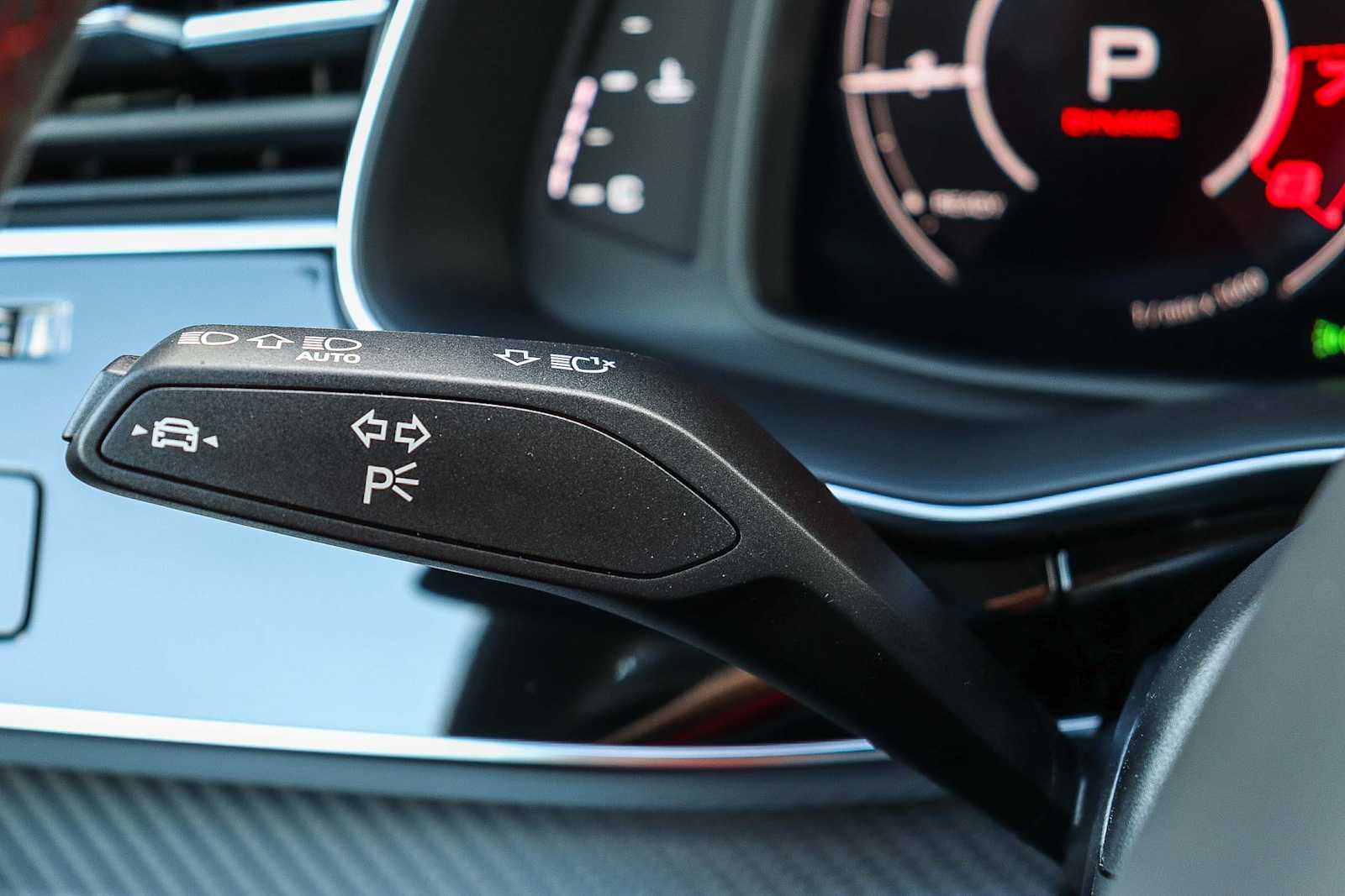 Thumbnail: 2026 Audi RS Q8 - 31