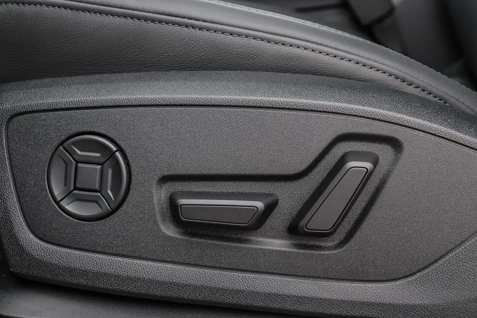 Thumbnail: 2025 Audi Q3 - 28