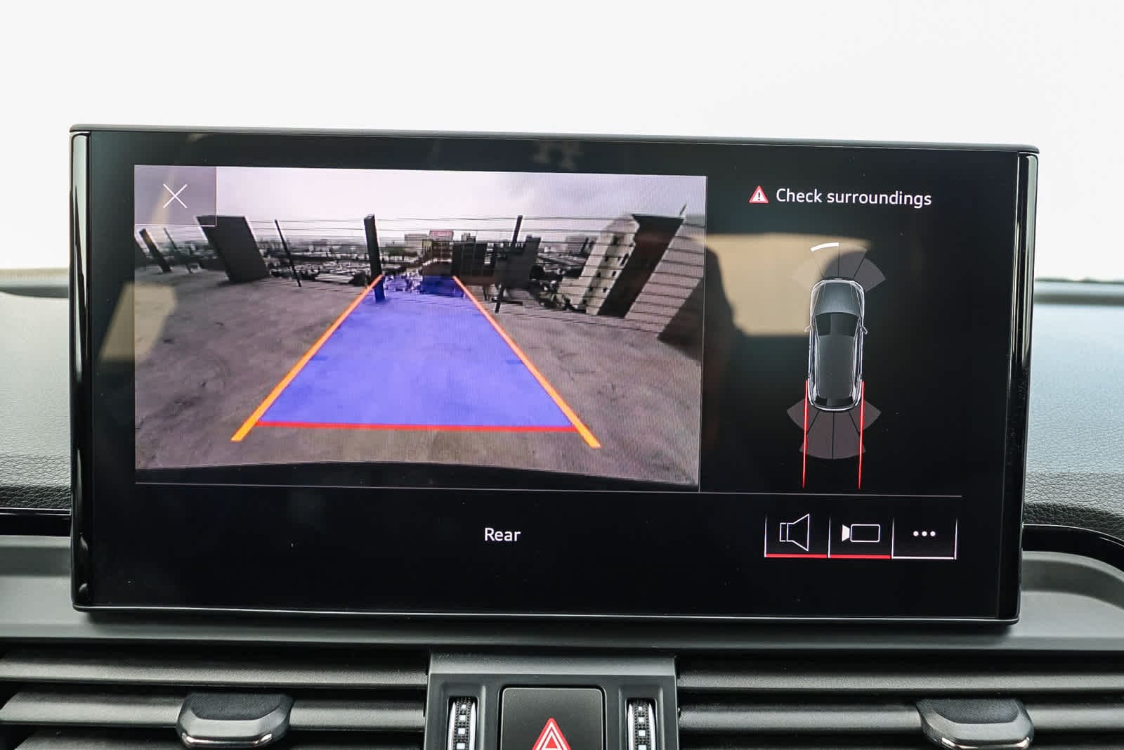 Thumbnail: 2023 Audi Q5 - 33