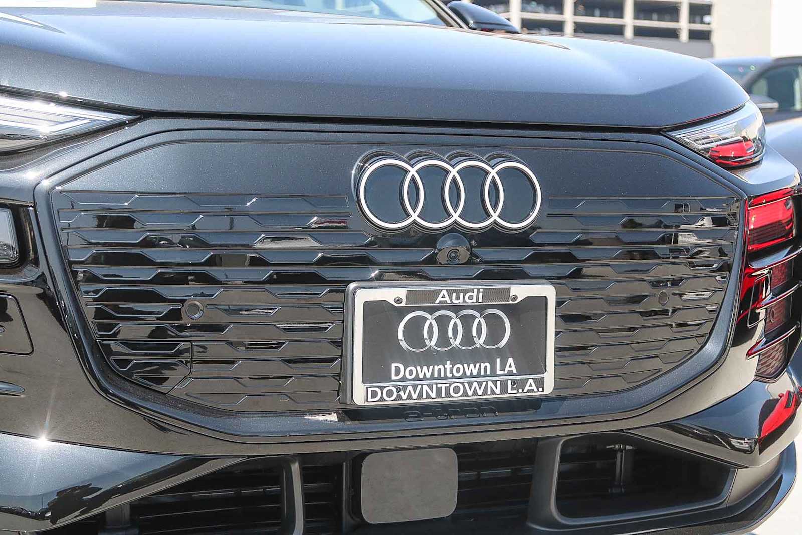 Thumbnail: 2025 Audi Q6 e-tron - 5