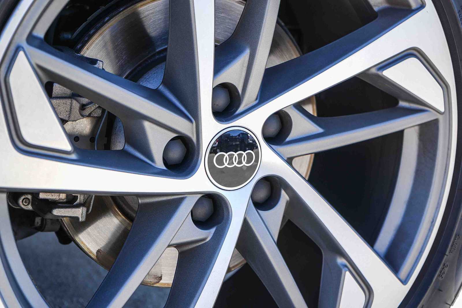 Thumbnail: 2025 Audi Q3 - 14