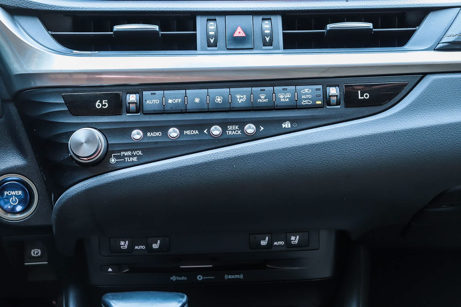 Thumbnail: 2021 Lexus ES - 16