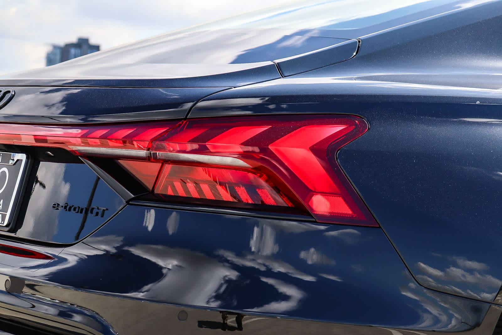 Thumbnail: 2026 Audi e-tron GT - 10