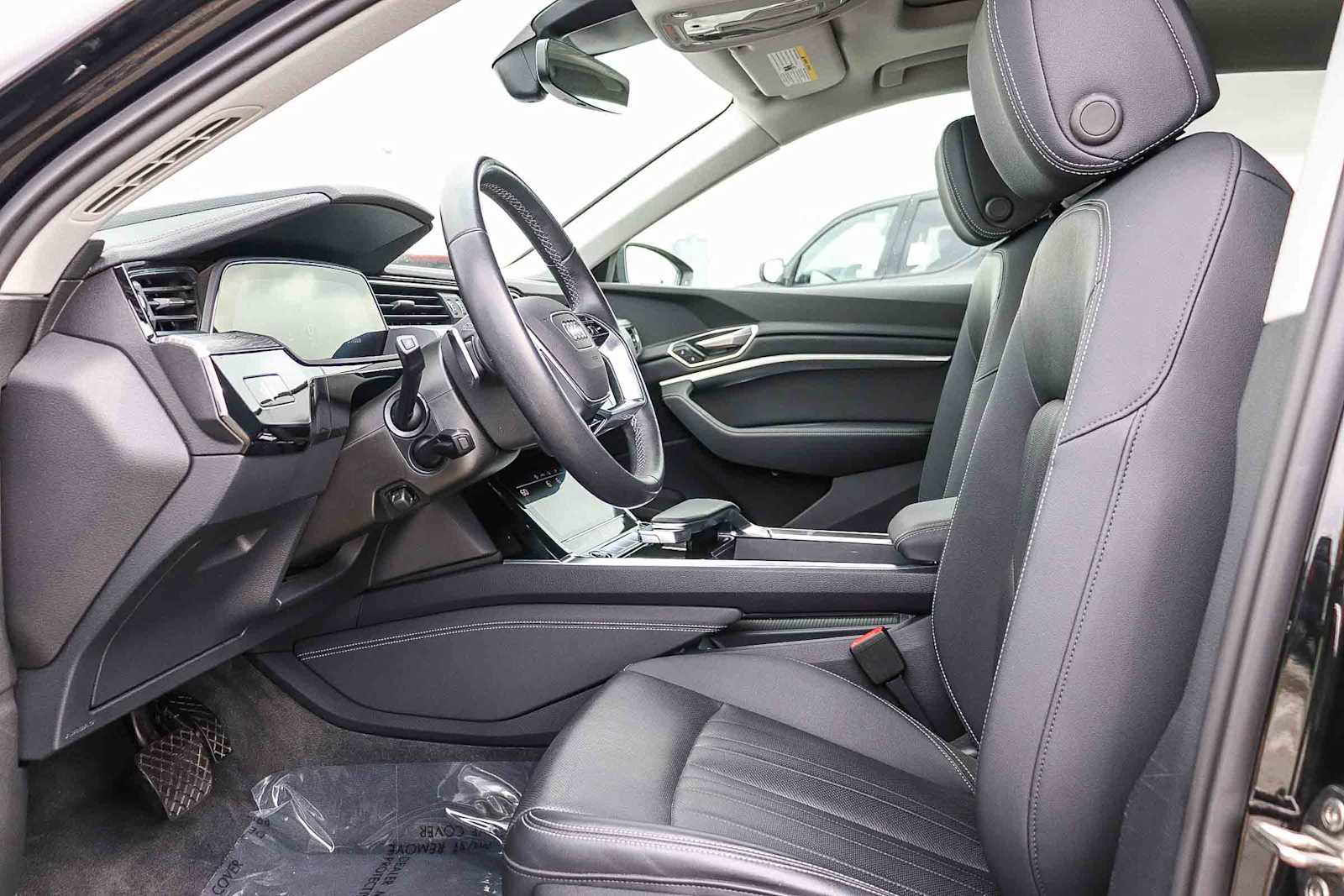 Thumbnail: 2024 Audi Q8 e-tron - 24