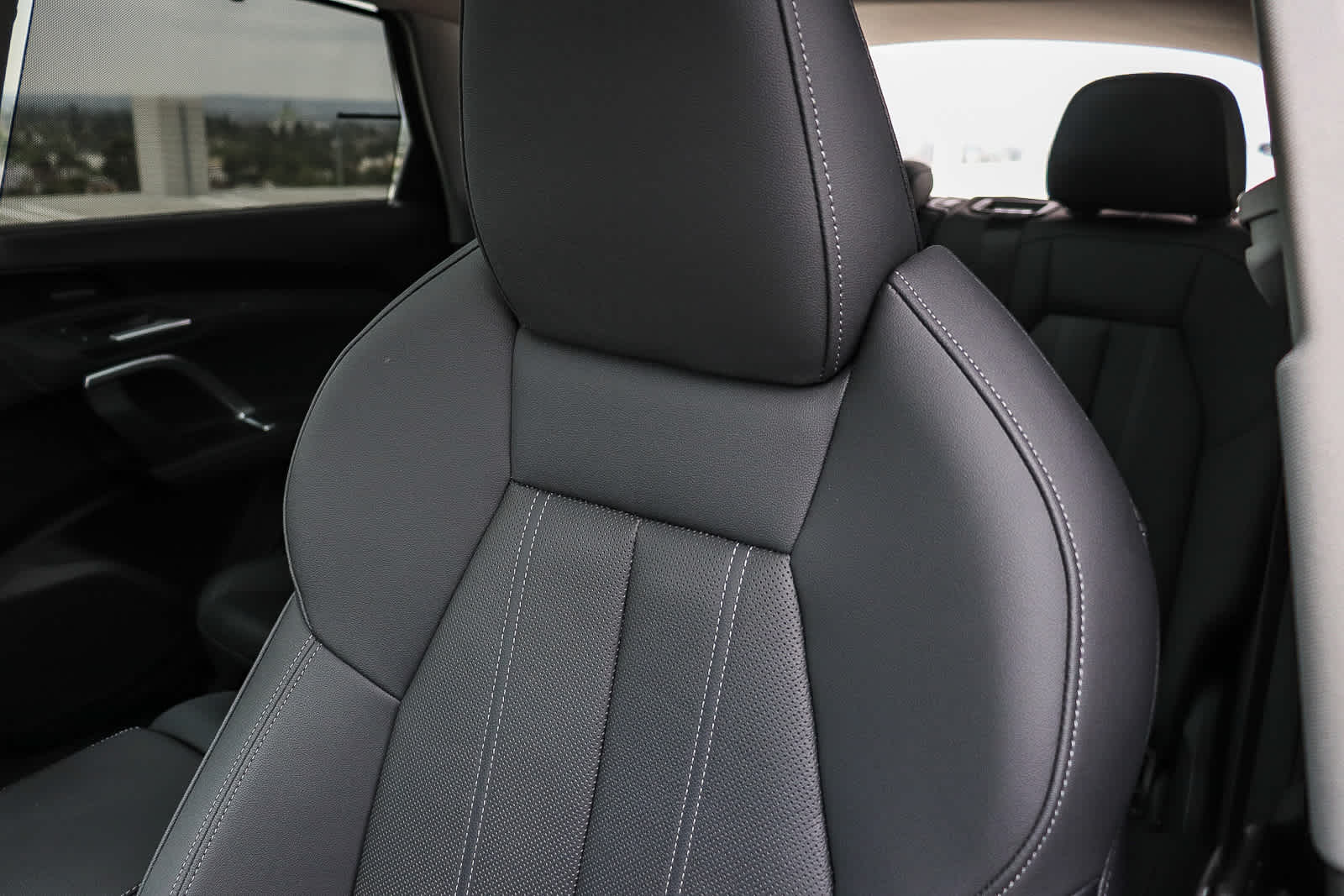 Thumbnail: 2025 Audi Q5 - 34