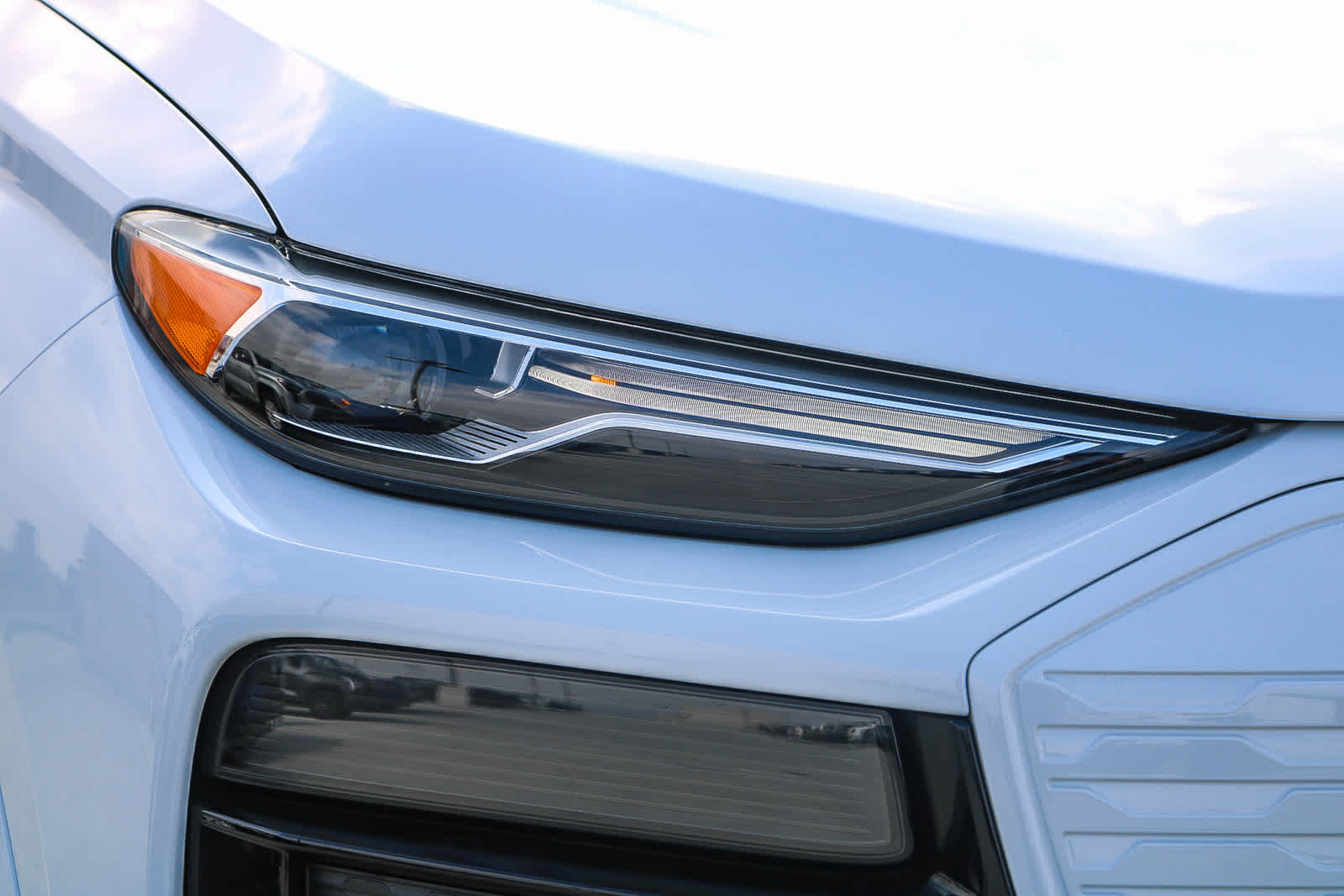 Thumbnail: 2025 Audi Q6 e-tron - 4